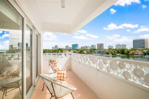 9881 E Bay Harbor Dr 205, Bay Harbor Islands