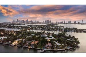 330 W Rivo Alto Dr, Miami Beach