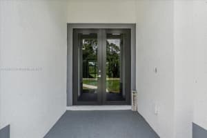 604 Lake Ave, Lehigh Acres