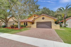 1910 E Oak Knoll Cir, Davie 1910 E Oak Knoll Cir, Davie