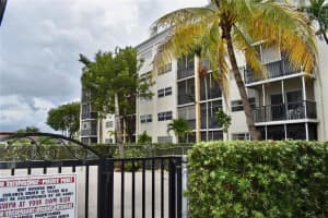 220 Sw 9th Ave 118, Hallandale Beach