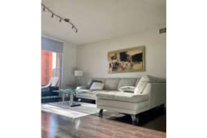 19655 E Country Club Dr 6304, Aventura