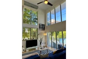 900 4th St 3, Miami Beach
