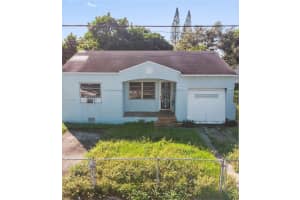 260 Nw 43rd St, Miami