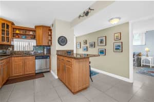 671 S Hollybrook Dr 210, Pembroke Pines