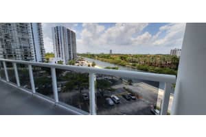 20505 E Country Club Dr 739, Aventura