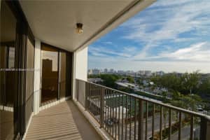 300 Three Islands Blvd 308, Hallandale Beach