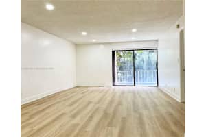 430 Commodore Dr 206, Plantation