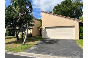 1265 Spring Cir Dr, Coral Springs