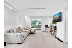 750 Michigan Ave 201, Miami Beach