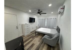 1691 Ne 177th St B, North Miami Beach