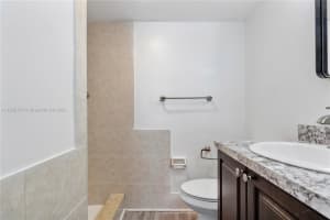 5820 Nw 17th Pl 112, Sunrise
