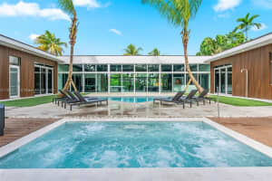 1000 Ne 89th St, Miami