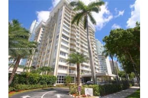 1420 Brickell Bay Dr 1506d, Miami