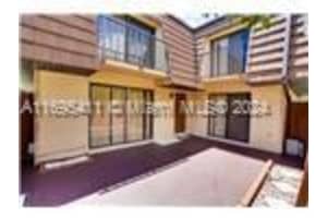 1458 N Lawnwood Cir 27c, Fort Pierce
