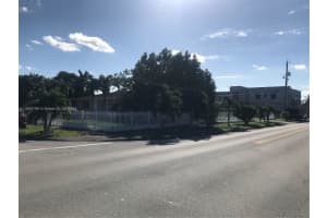500 E 30th St, Hialeah