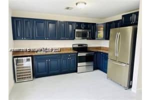 1239 Ne 127th St B, North Miami