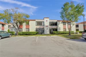 1104 N Hiatus Rd 1104, Pembroke Pines