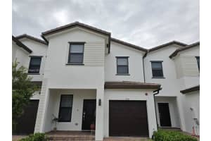 256 Sw 159th Ter 256, Pembroke Pines