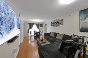 2475 Nw 16th St Rd 406, Miami