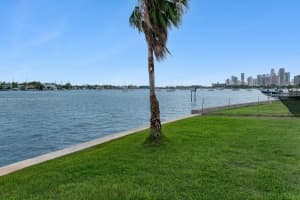 1386 S Venetian Way, Miami