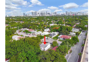 585 Nw 51st St, Miami