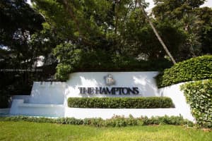 20281 E Country Club Dr 2104, Aventura