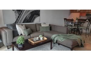 1200 Brickell Bay Dr 3220, Miami