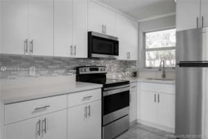 2700 W Sunrise Lakes Dr 103, Sunrise