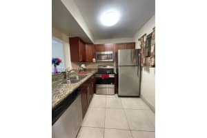 3700 Nw 21st St 304, Lauderdale Lakes