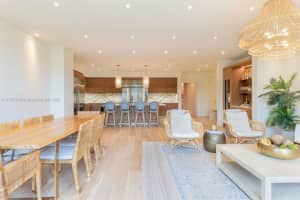 3581 E Glencoe St 203, Miami