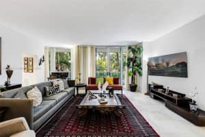 21055 Yacht Club Dr 207, Aventura