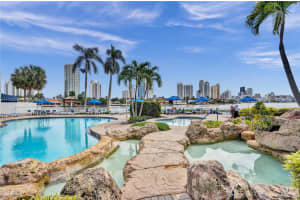 19101 Ne 36th Ct 902, Aventura