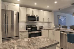 470 Paradise Isle Blvd 107, Hallandale Beach