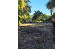 11805 Nw 22nd Ct, Miami