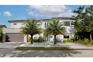 10151 Sw 3rd St, Plantation