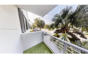 1605 Bay Rd 202, Miami Beach