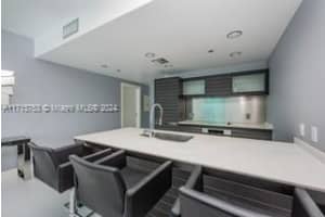 200 Biscayne Boulevard Way 3411, Miami