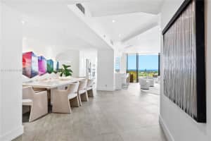 20281 E Country Club Dr 808, Aventura