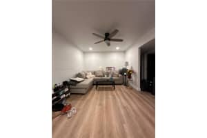 5100 Sw 41st St 328, Pembroke Park