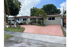 6760 W 6th Ct, Hialeah