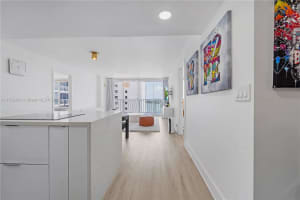 7601 E Treasure Dr 2209, North Bay Village