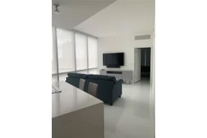 851 Ne 1st Ave 1002, Miami