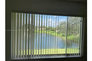 918 Twin Lakes Dr 8-m, Coral Springs