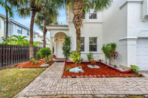 8736 Sw 3rd St, Miami 8736 Sw 3rd St, Miami