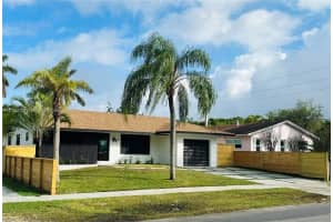 641 Ne 2nd St, Dania Beach