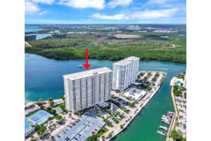 300 Bayview Dr 402, Sunny Isles Beach
