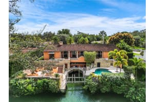 1181 S Alhambra Cir, Coral Gables