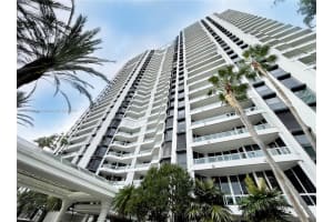 21205 Yacht Club Dr 805, Aventura