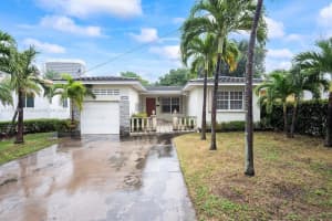9573 Carlyle Ave, Surfside